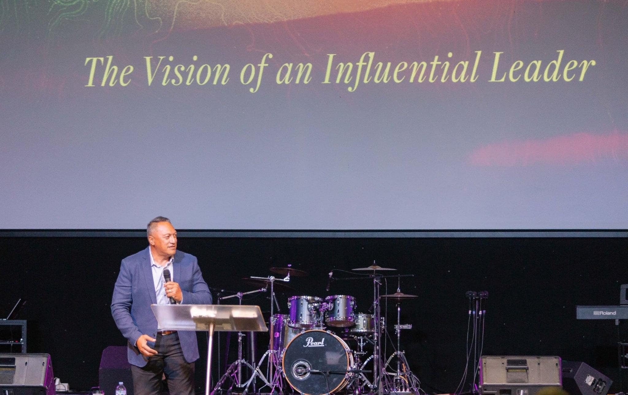 Lenny Solomona speaking at Hosanna Church Brisbane